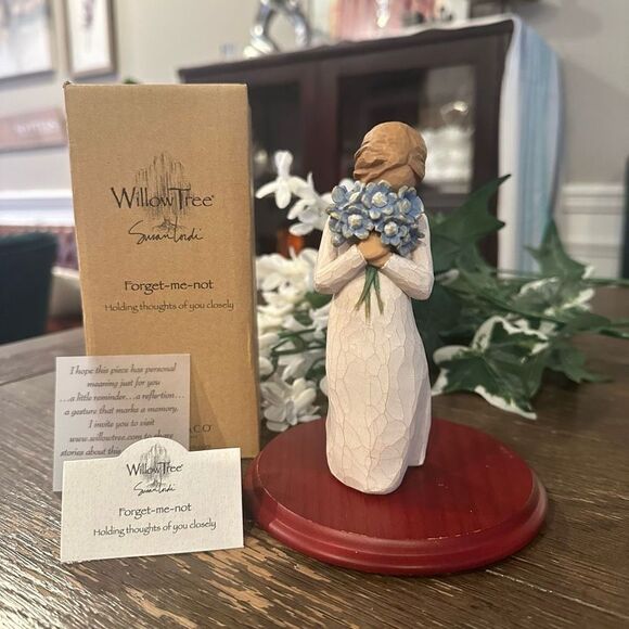 DEMDACO Willow Tree Forget me not by Susan Lordi #26454 Lady Holding Flowers NEW - Picture 1 of 8